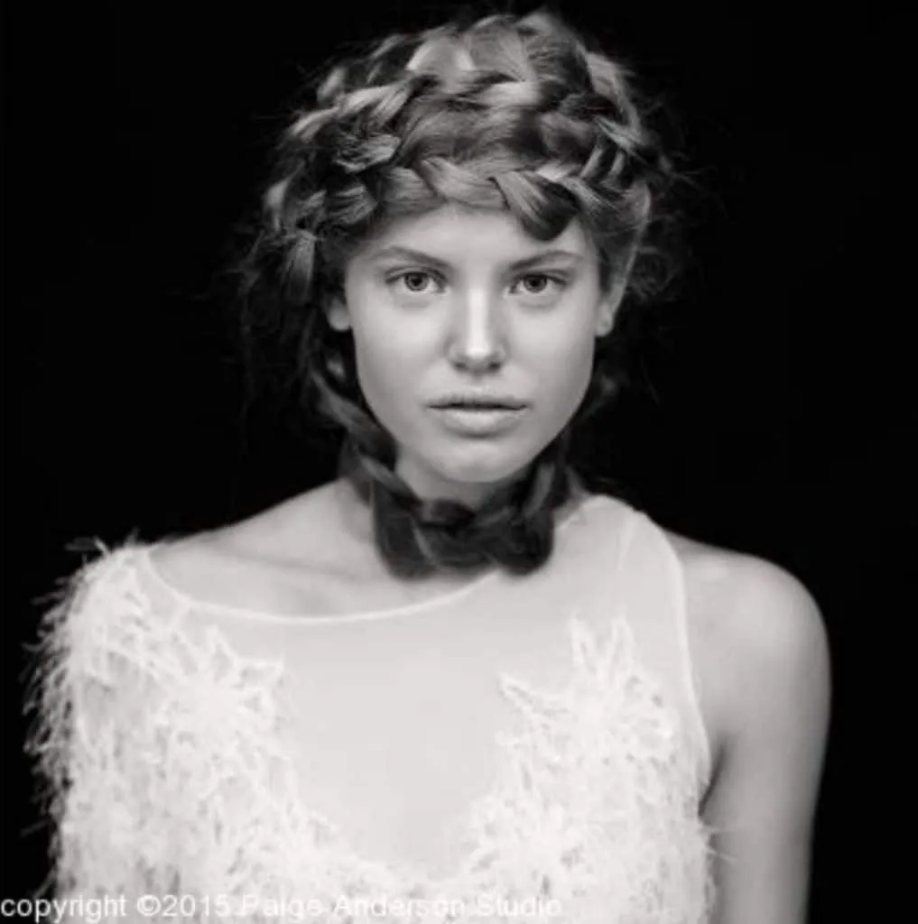 Natural bridal makeup and loose waves for a Dallas wedding by Paige Anderson Makeup and Hair Artists